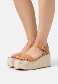 Call It Spring Memphis Vegan - Sandalen Met Plateauzool - Cognac