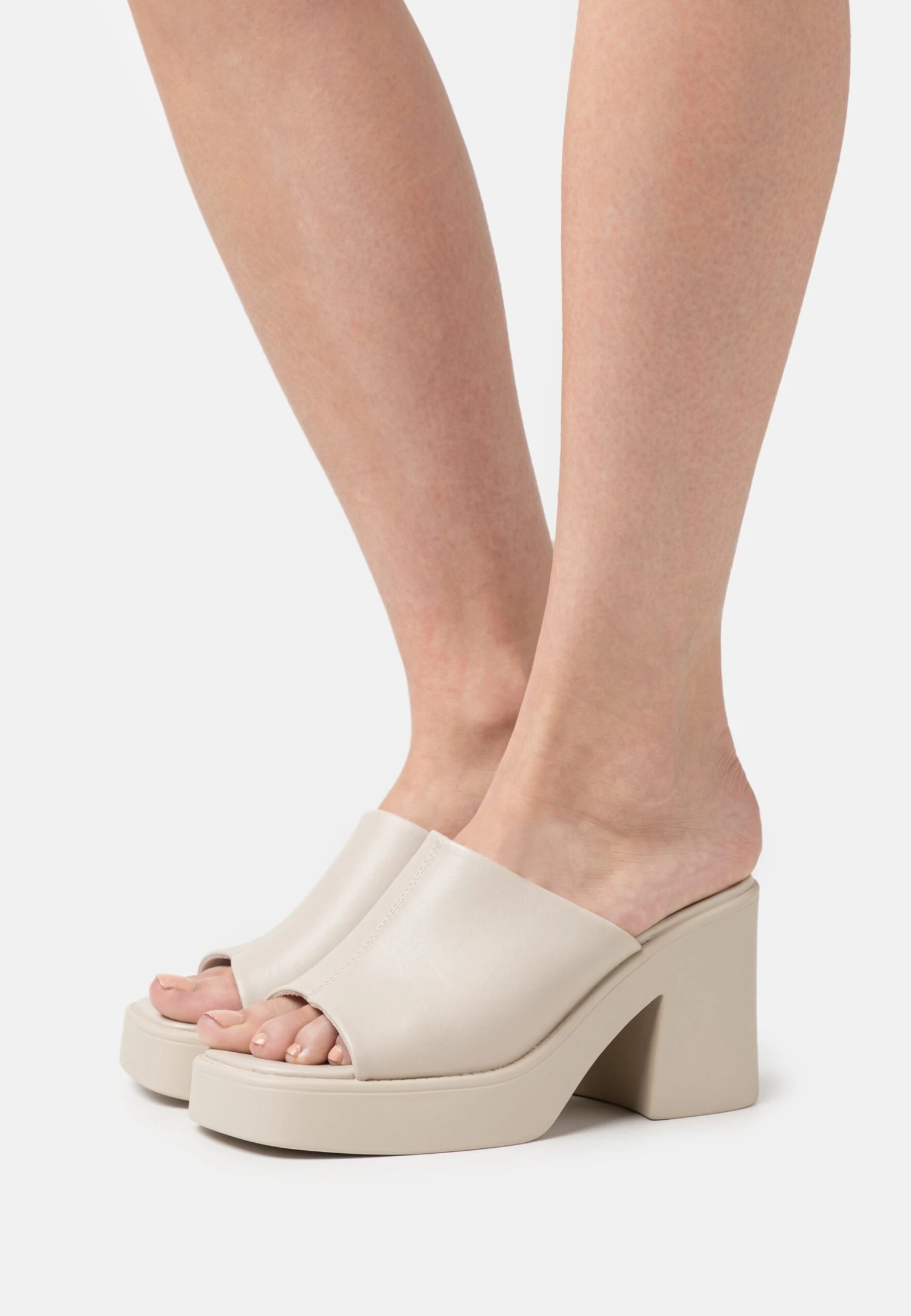 Call It Spring Lauryn - Muiltjes Met Hak - Light Grey 1 Call It Spring Lauryn - Muiltjes Met Hak - Light Grey