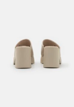 Call It Spring Lauryn - Muiltjes Met Hak - Light Grey 9 Call It Spring Lauryn - Muiltjes Met Hak - Light Grey -Call It Spring 314eb88455c349af945da59e6ab5fec6