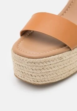 Call It Spring Memphis Vegan - Sandalen Met Plateauzool - Cognac -Call It Spring 79b5177f52c748029d9971ccaeb72179