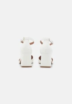 Call It Spring Vegan Daliaa - Klassieke Pumps - White 9 Call It Spring Vegan Daliaa - Klassieke Pumps - White -Call It Spring 90fbd7b2bf504d17aab48ec9a4778056