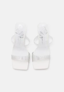 Call It Spring Vegan Papillon - Muiltjes Met Hak - White 11 Call It Spring Vegan Papillon - Muiltjes Met Hak - White -Call It Spring 978f7540e38f4eeca520243379ca58b5